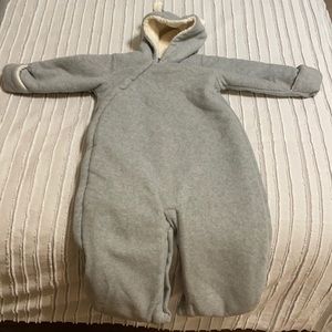 Baby Gap one-piece fleece overall, size 6-12 months, color: gray, used once.